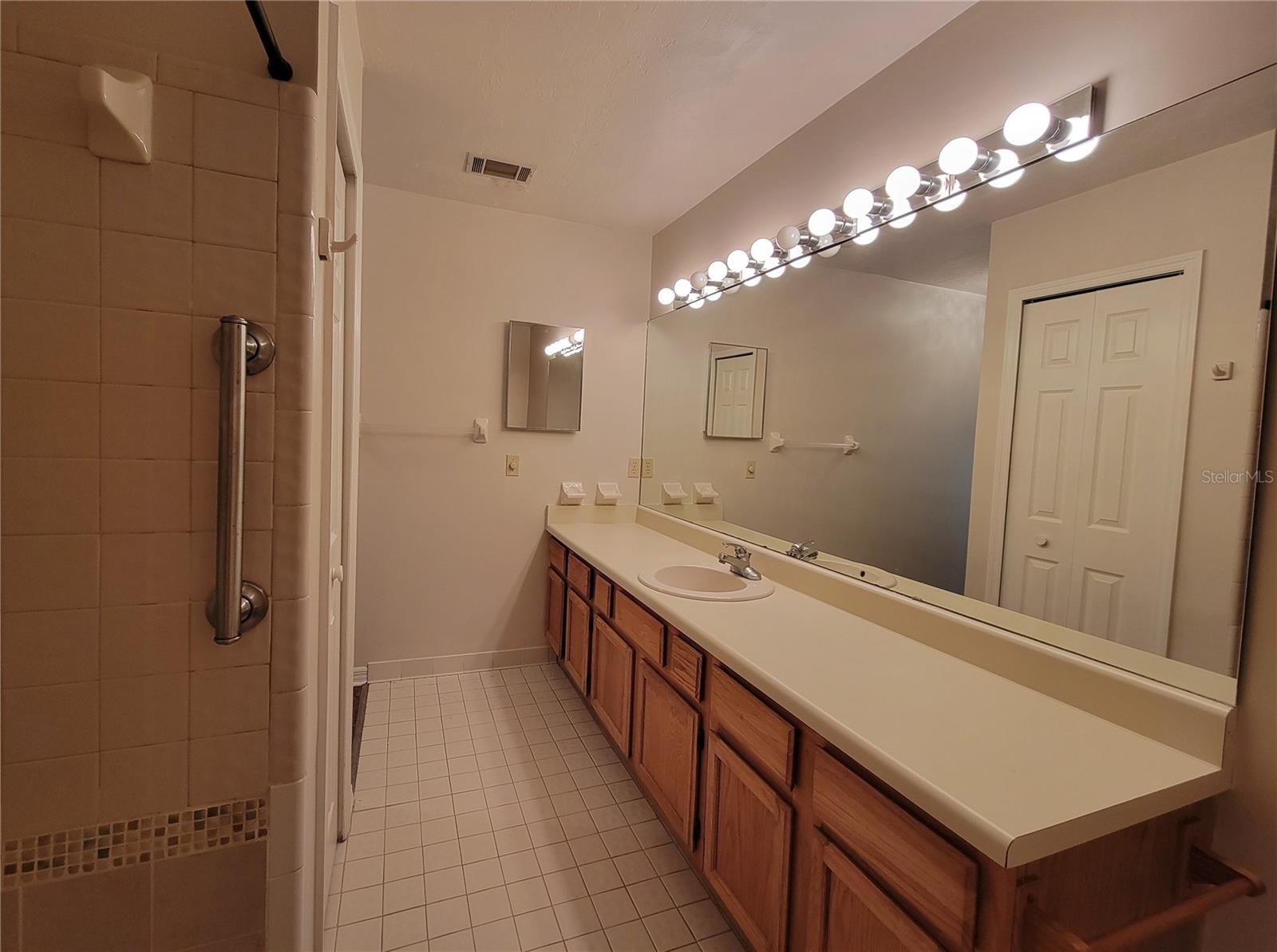 415 Nw 50th Blvd #415 Property Photo 31