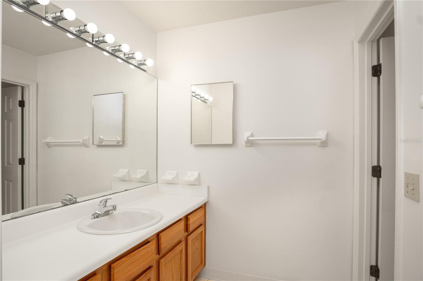 415 Nw 50th Blvd #415 Property Photo 40