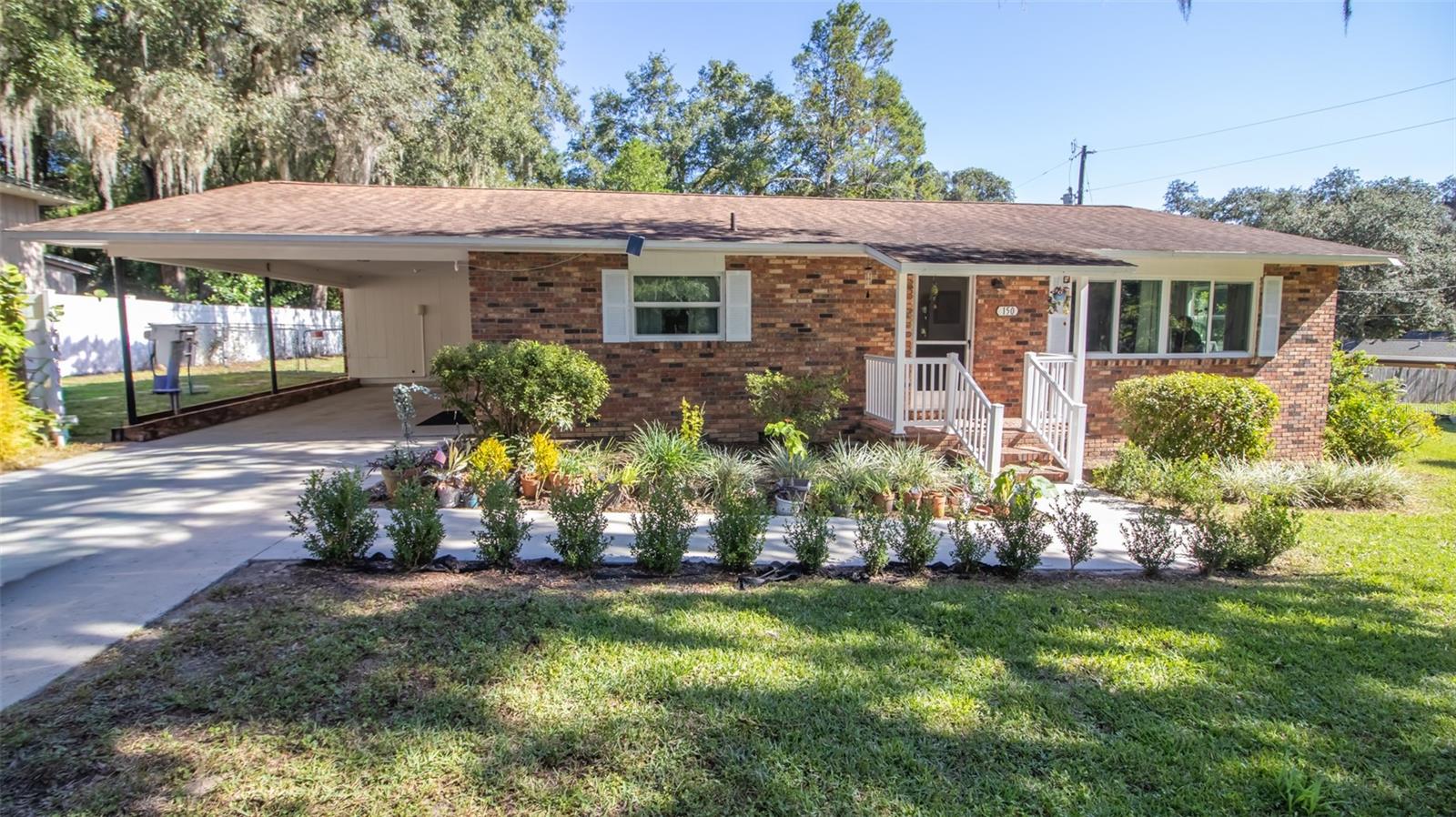 150 Sw Fairway Dr Property Photo 1