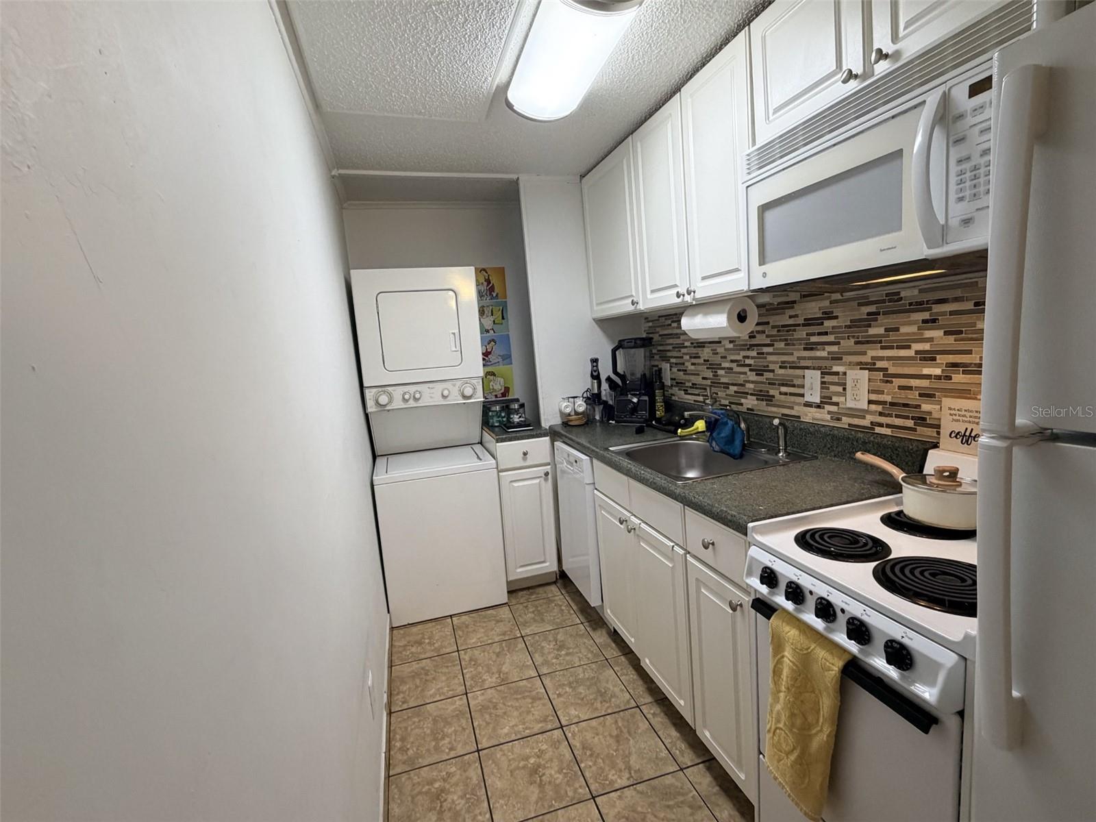 2490 Sw 14th Dr #29 Property Photo 10