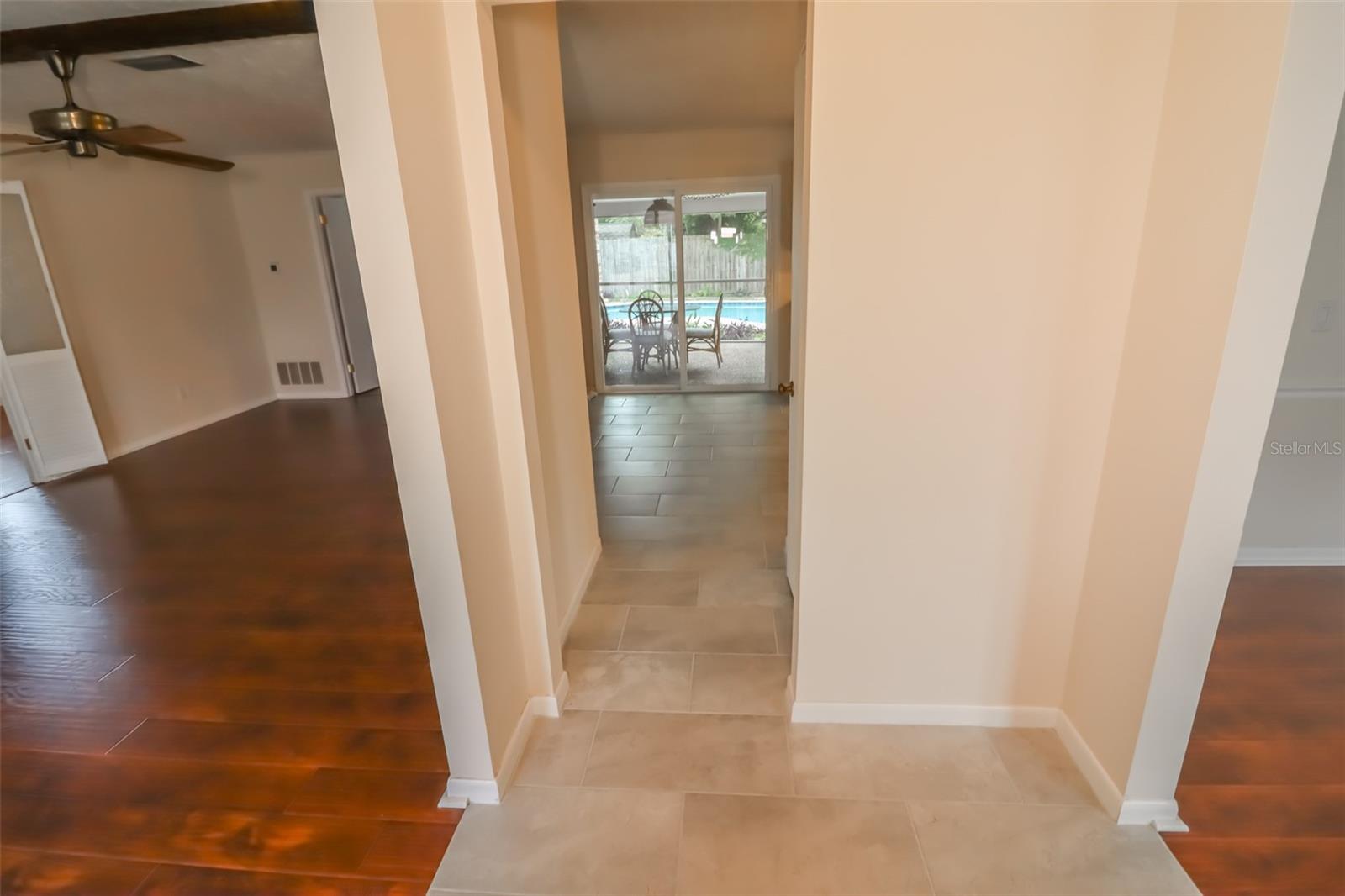 3442 Red Oak Cir E Property Photo 4