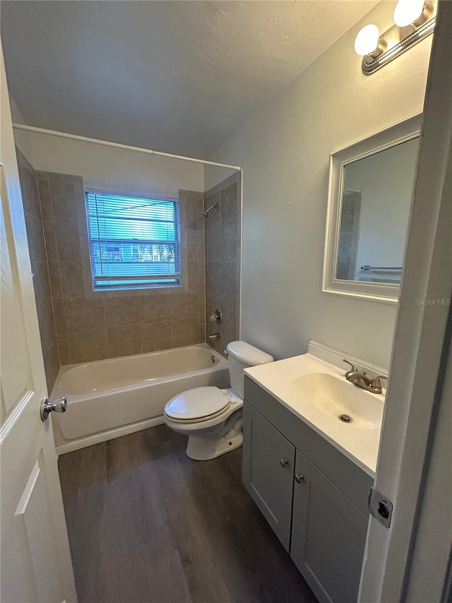 2212 Se 36th Ter #a Property Photo 7