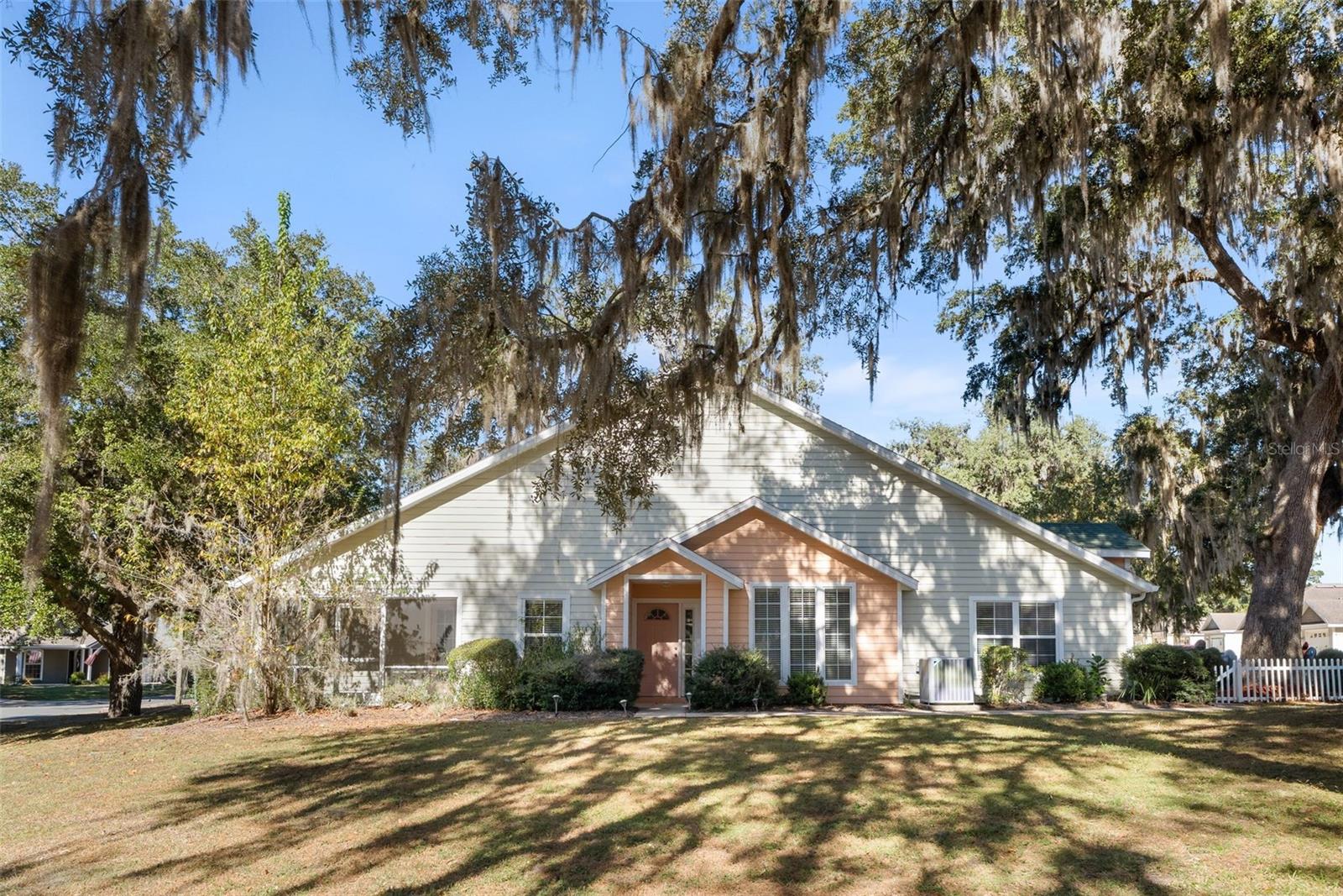 10804 Nw 65th Way Property Photo 1