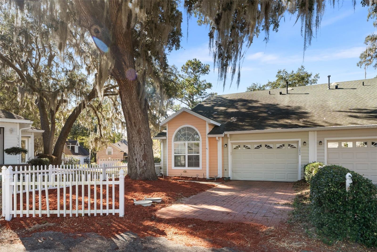 10804 Nw 65th Way Property Photo 2