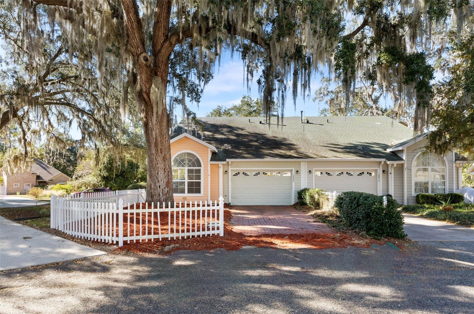 10804 Nw 65th Way Property Photo 3