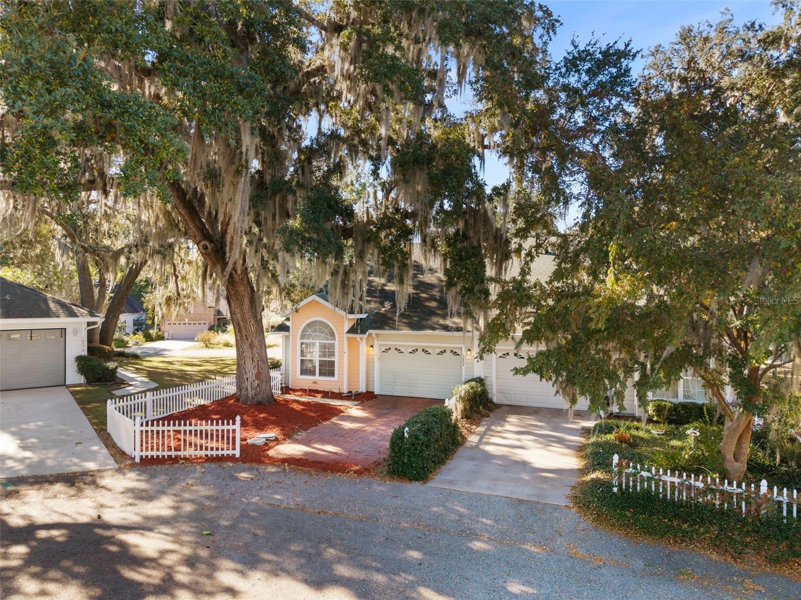 10804 Nw 65th Way Property Photo 4