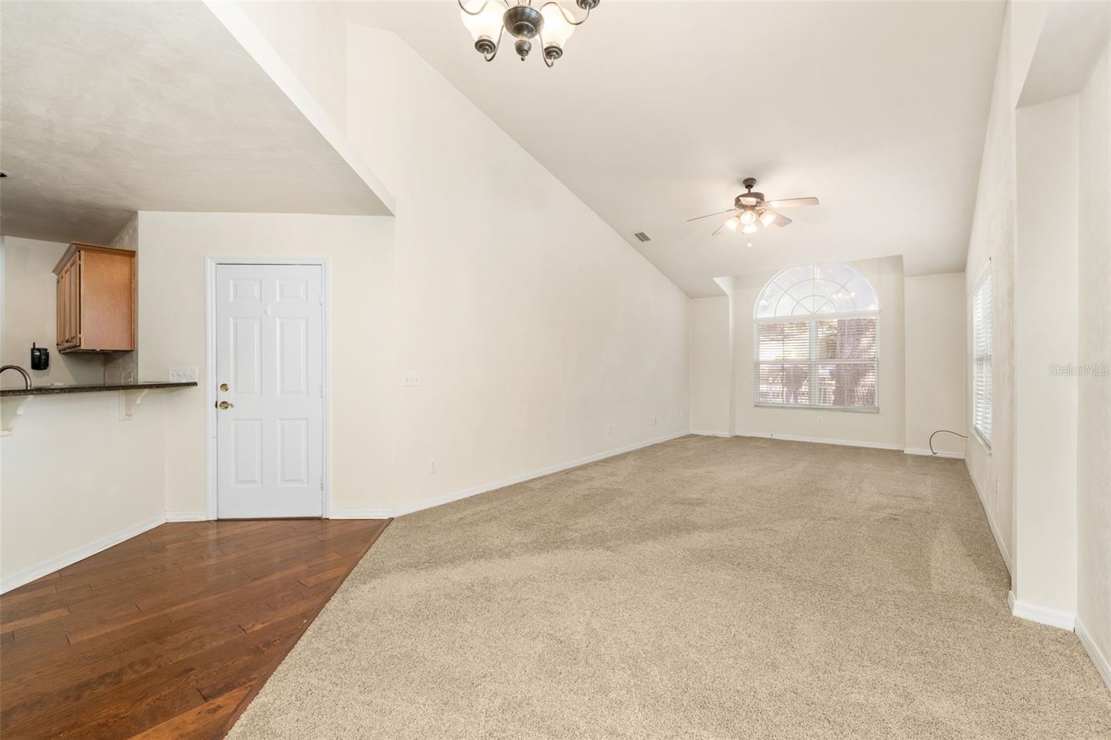 10804 Nw 65th Way Property Photo 6