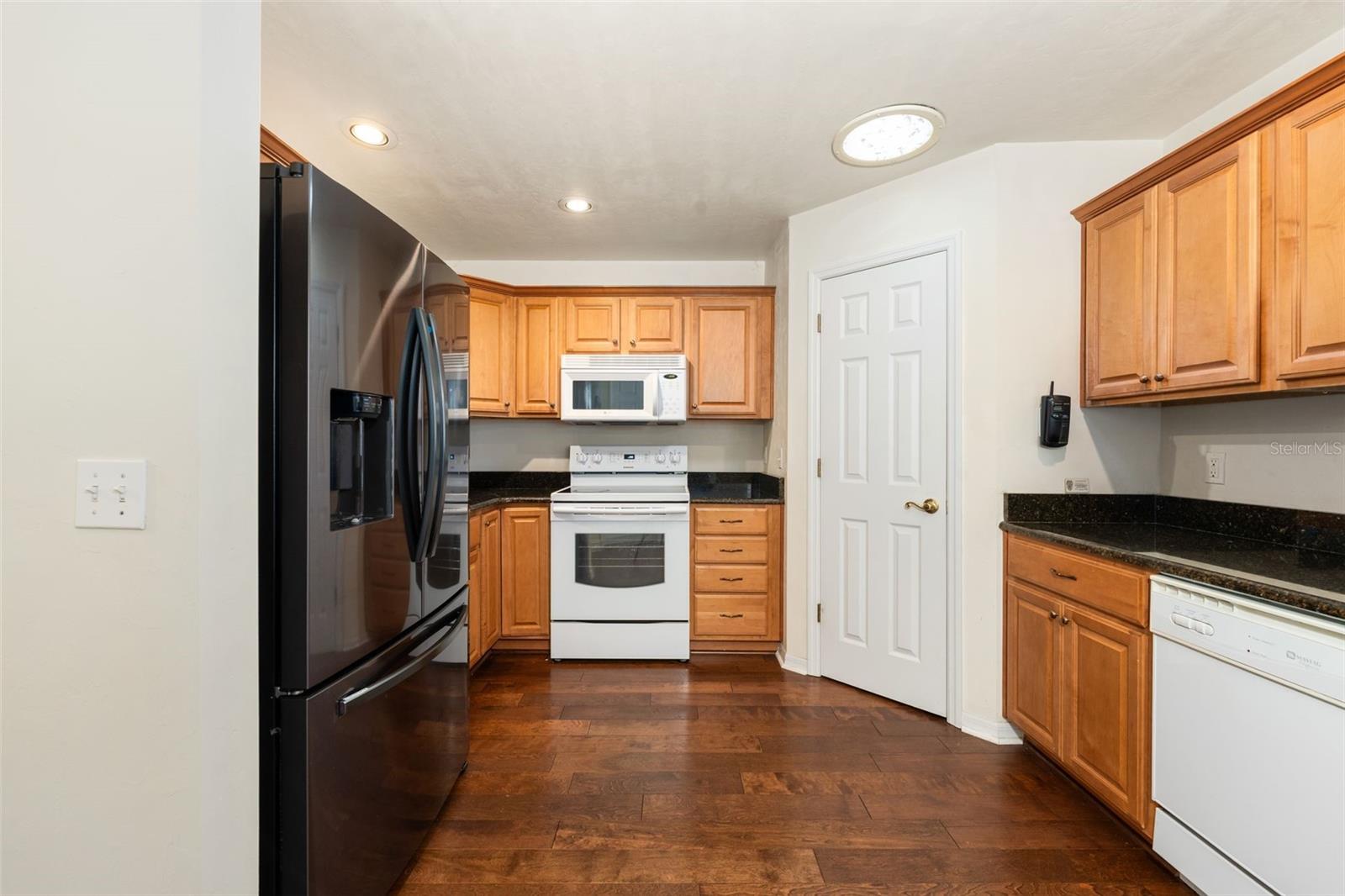 10804 Nw 65th Way Property Photo 12