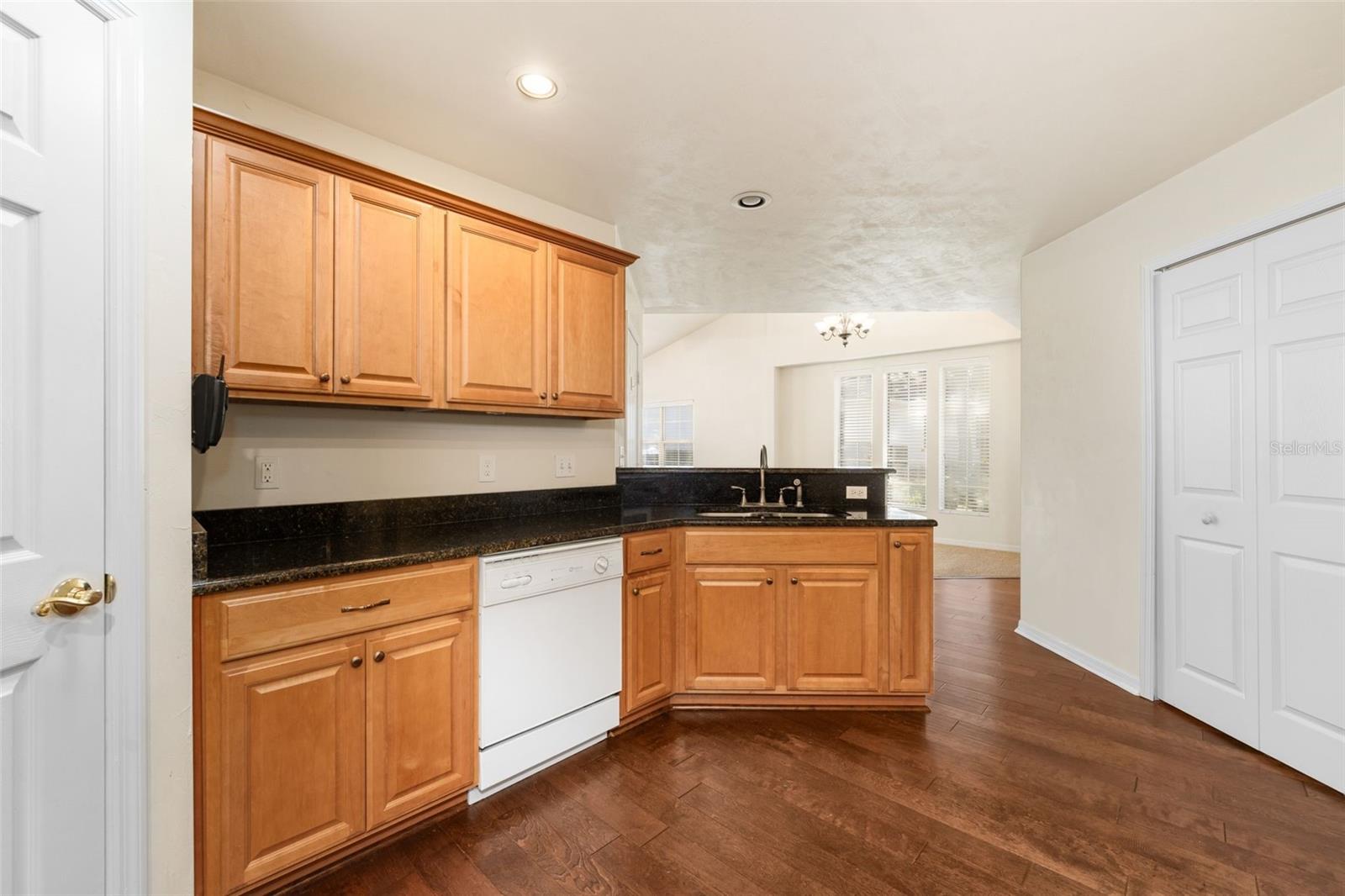 10804 Nw 65th Way Property Photo 13