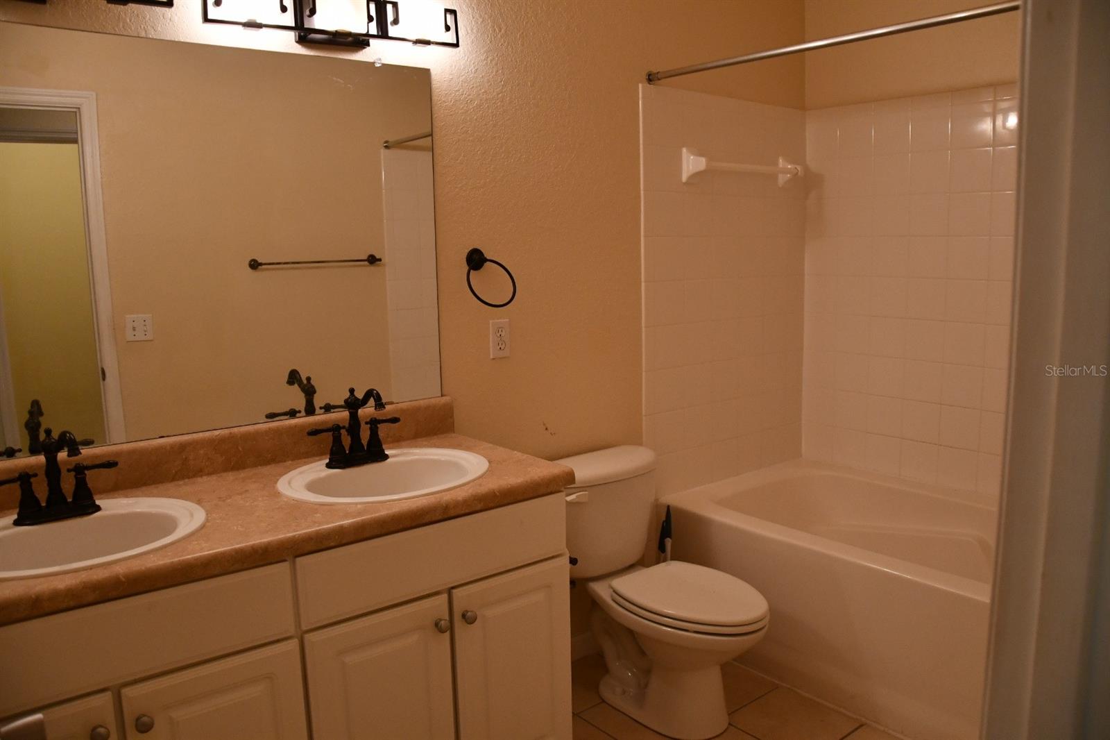 5062 Nw 44th Ln #107 Property Photo 15