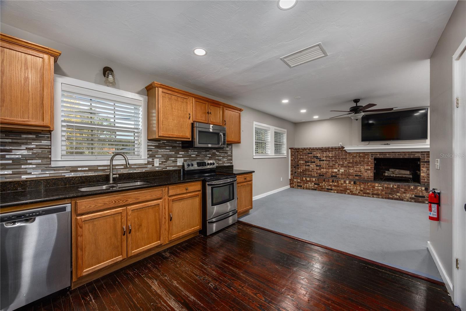 18420 High Springs Main St Property Photo 17