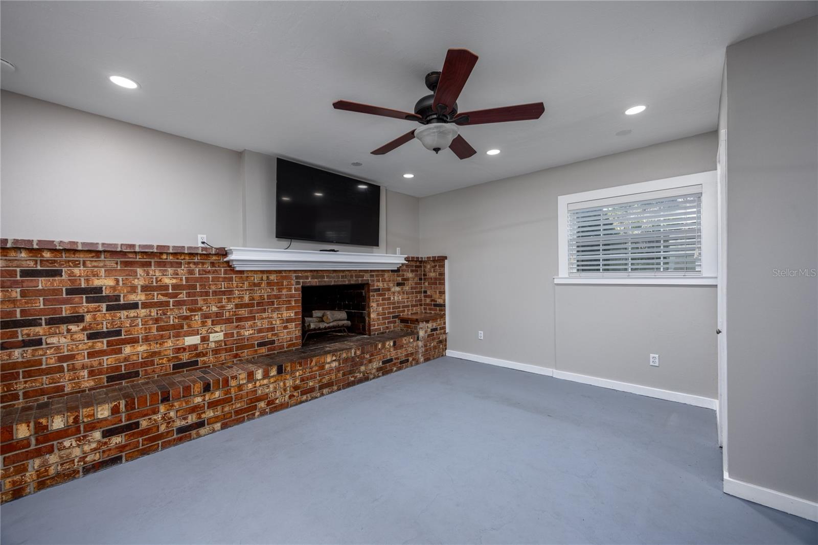 18420 High Springs Main St Property Photo 18