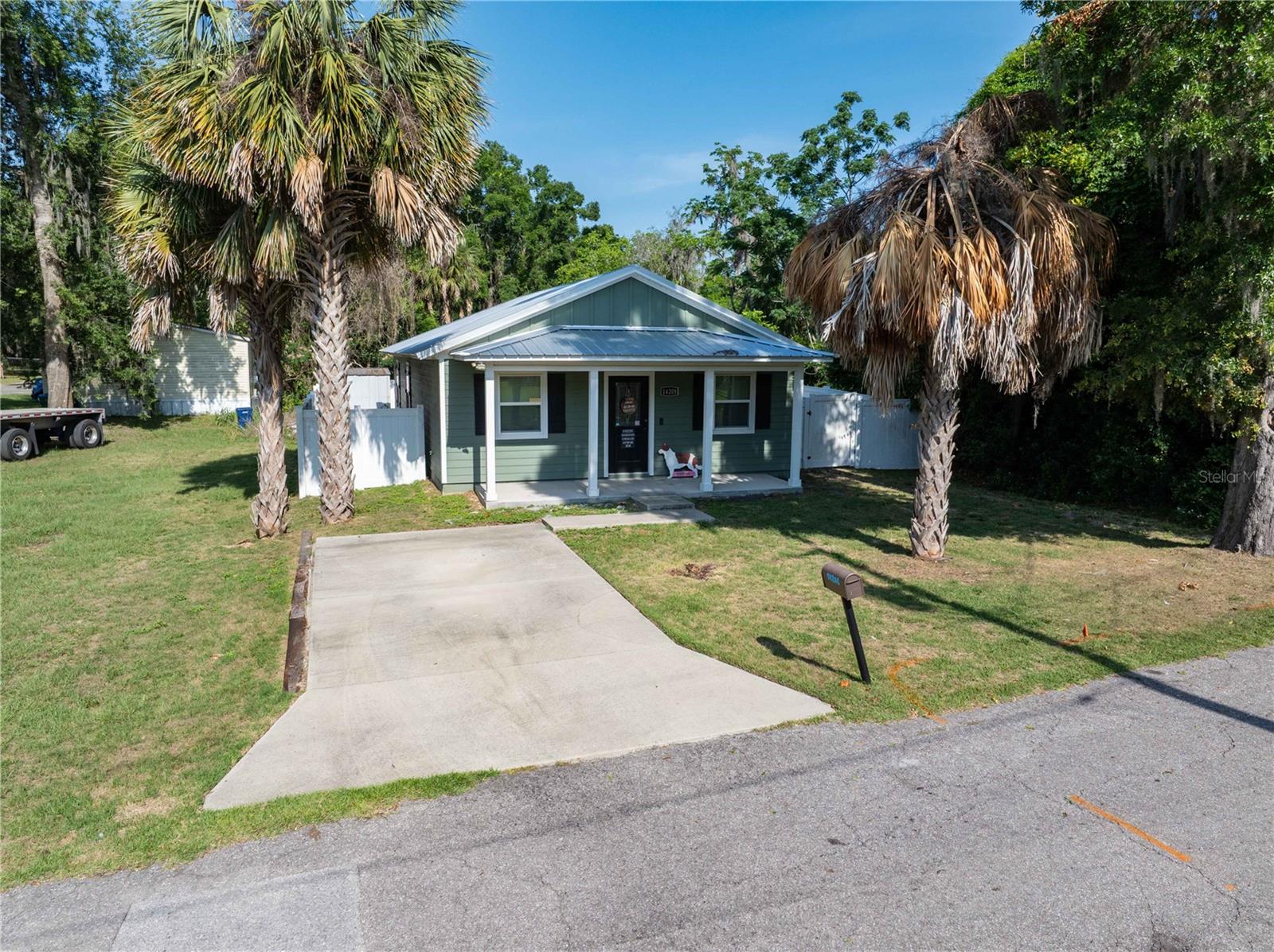 14208 Nw 136th Ter Property Photo 3