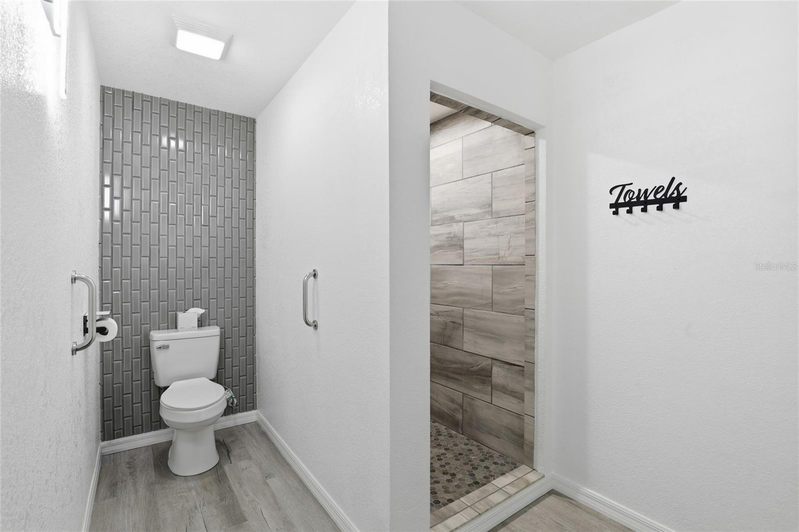 4030 Ne 140th Ct Property Photo 17