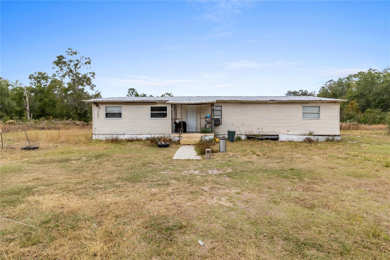 601 Sw Quarry Cir Property Photo 1
