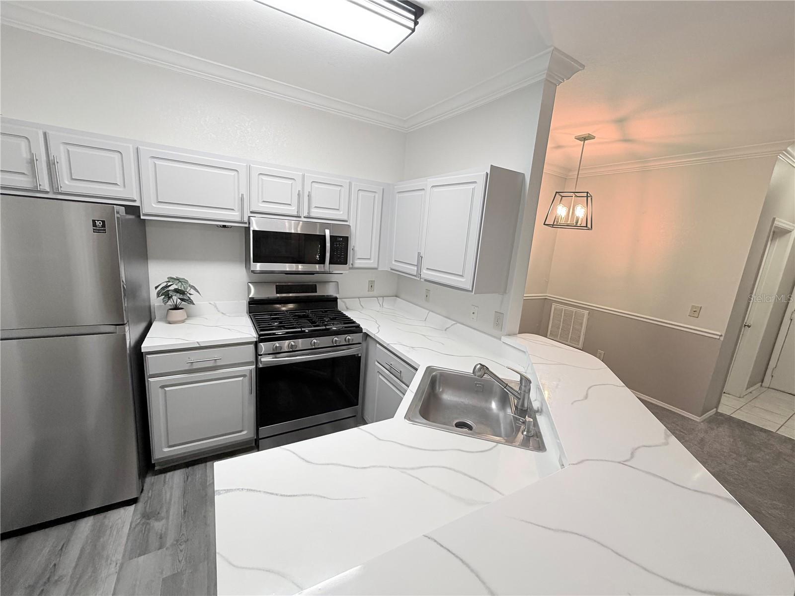 13810 Sutton Park Dr N #123 Property Photo 5