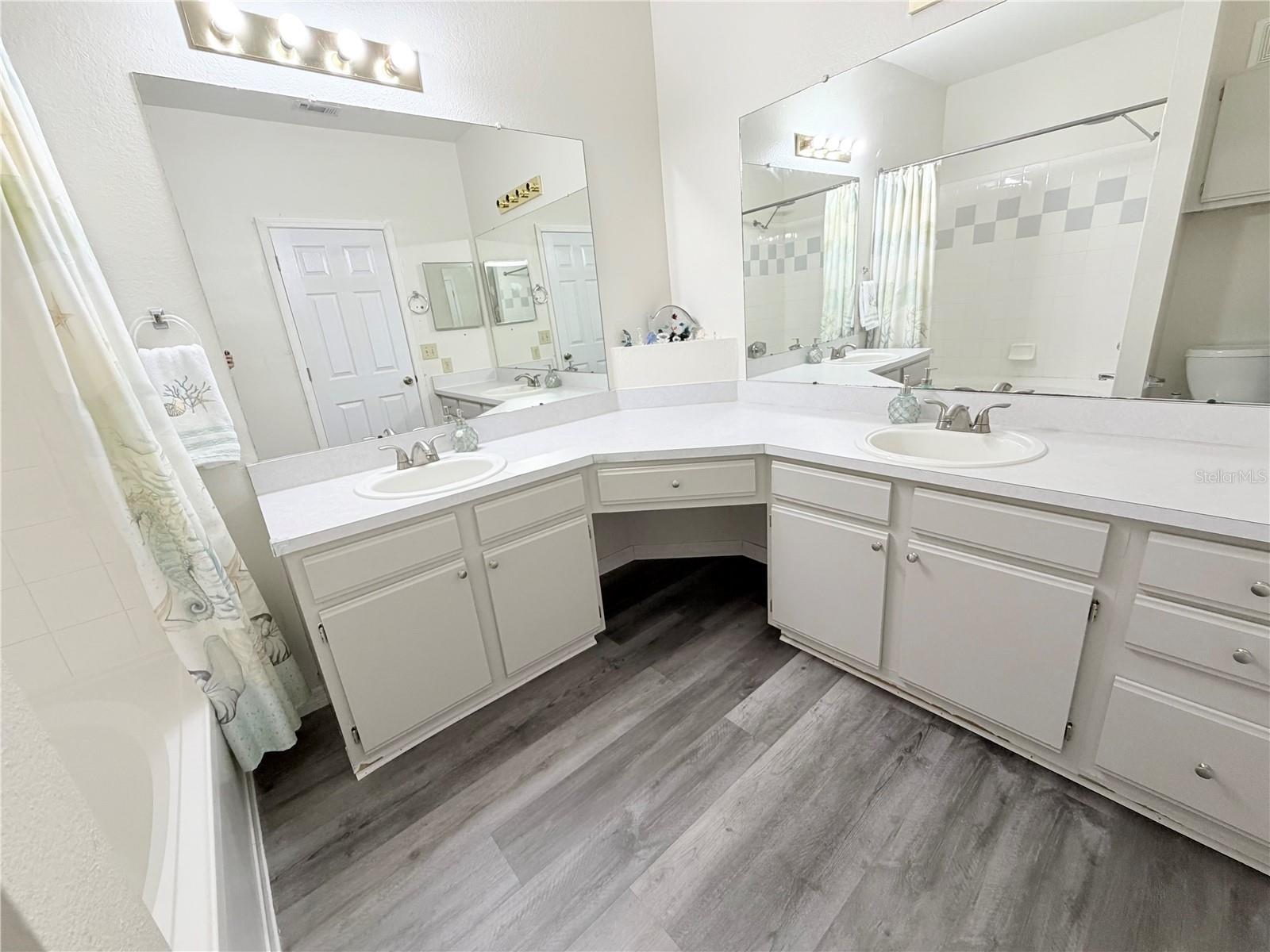 13810 Sutton Park Dr N #123 Property Photo 16