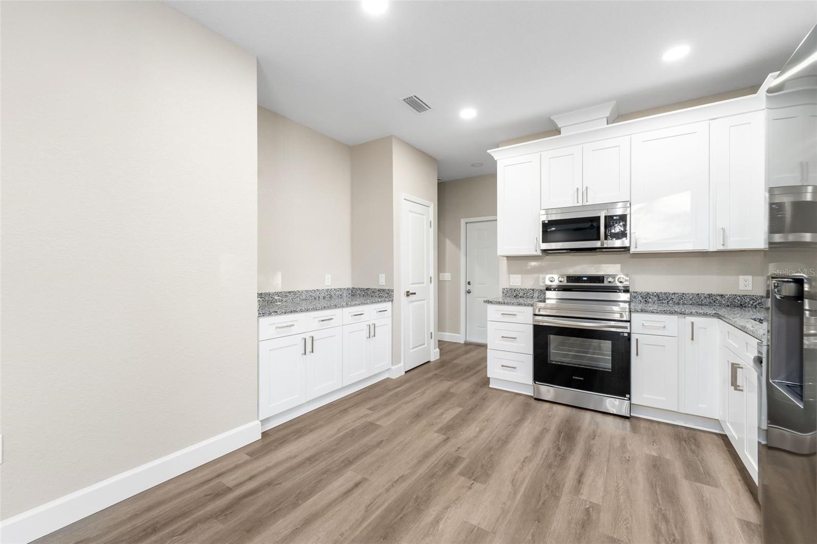 2016 Ne 3rd Ave Property Photo 12