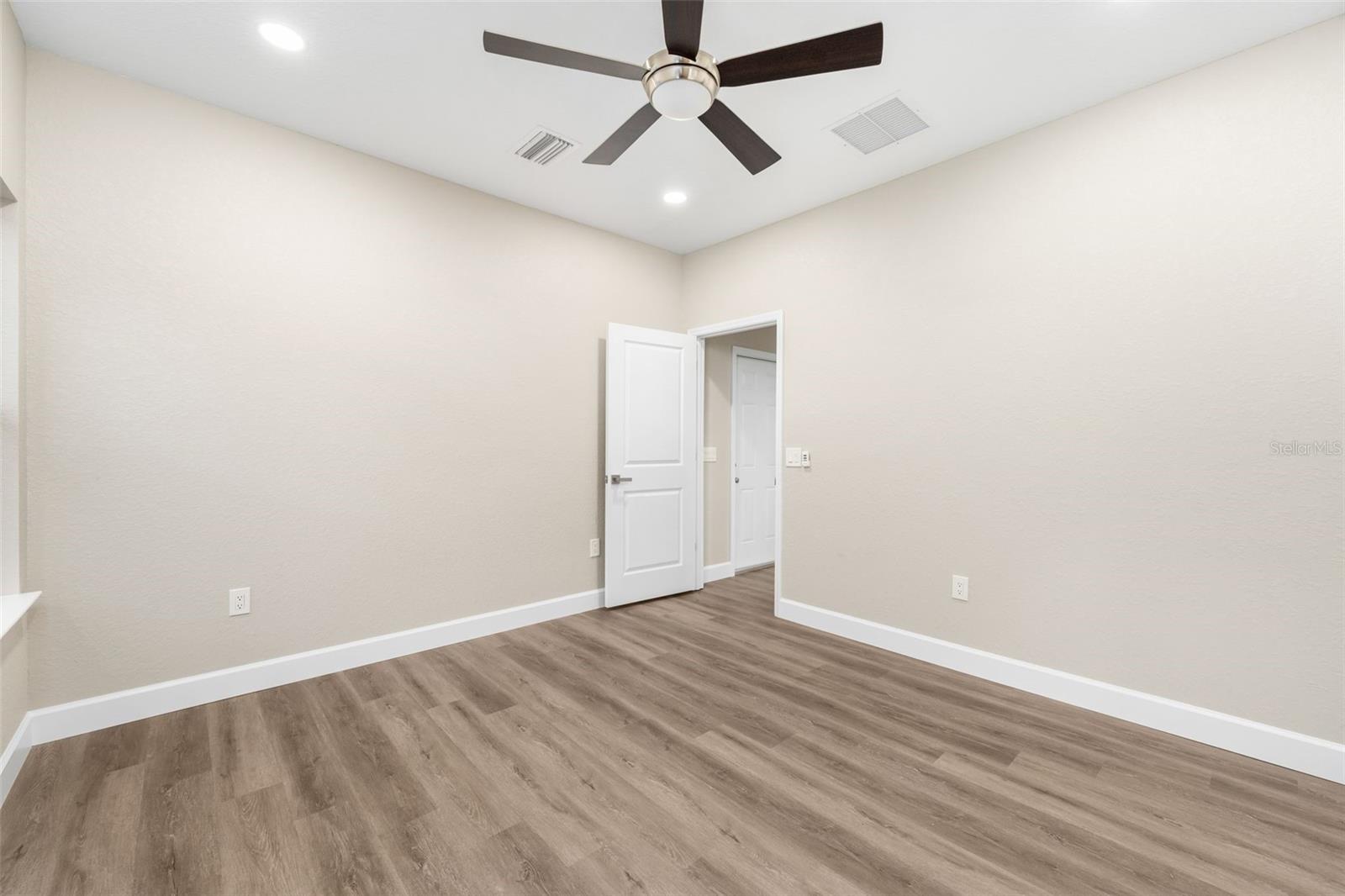 2016 Ne 3rd Ave Property Photo 14