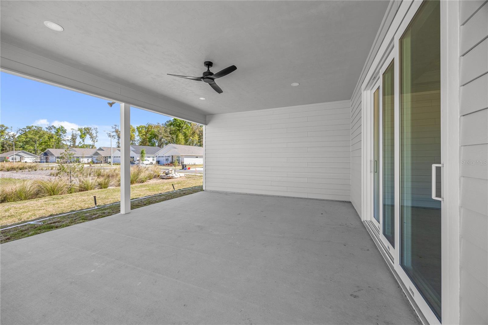 1132 Sw 67th Way Property Photo 3
