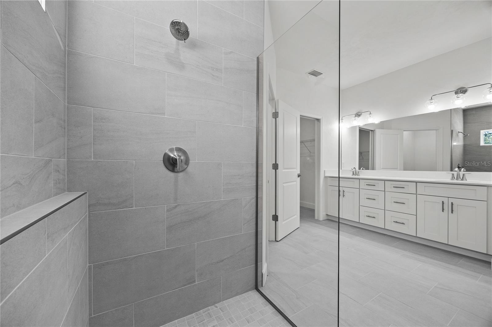 1132 Sw 67th Way Property Photo 8