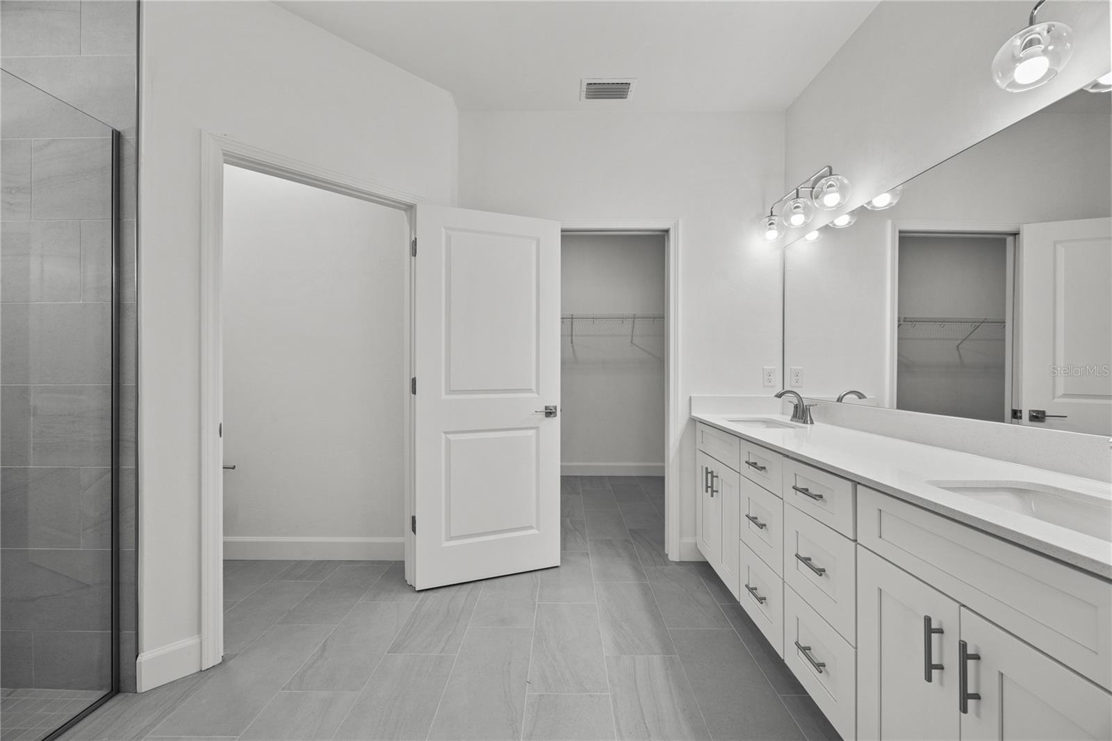 1132 Sw 67th Way Property Photo 9
