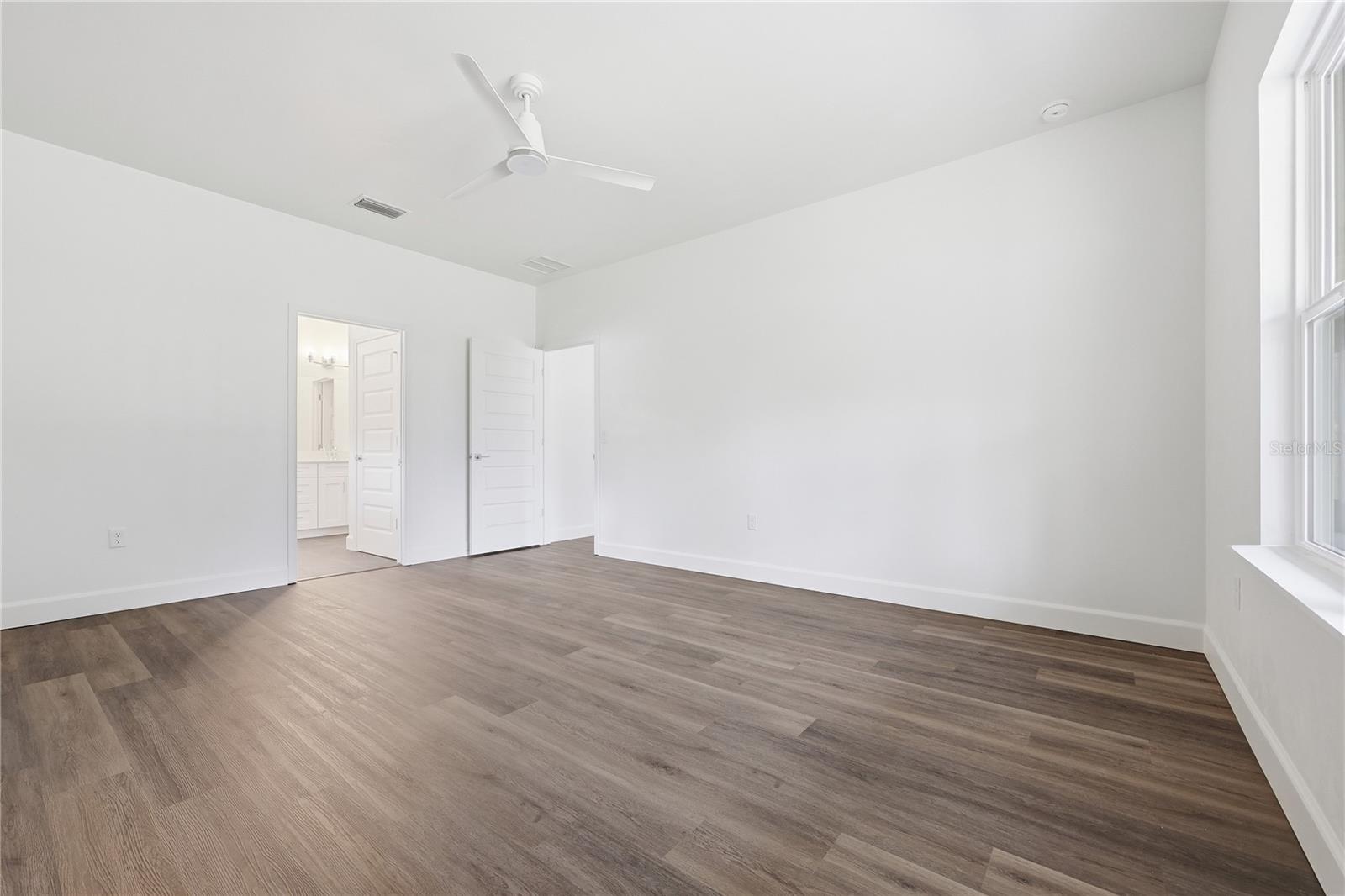 1132 Sw 67th Way Property Photo 12