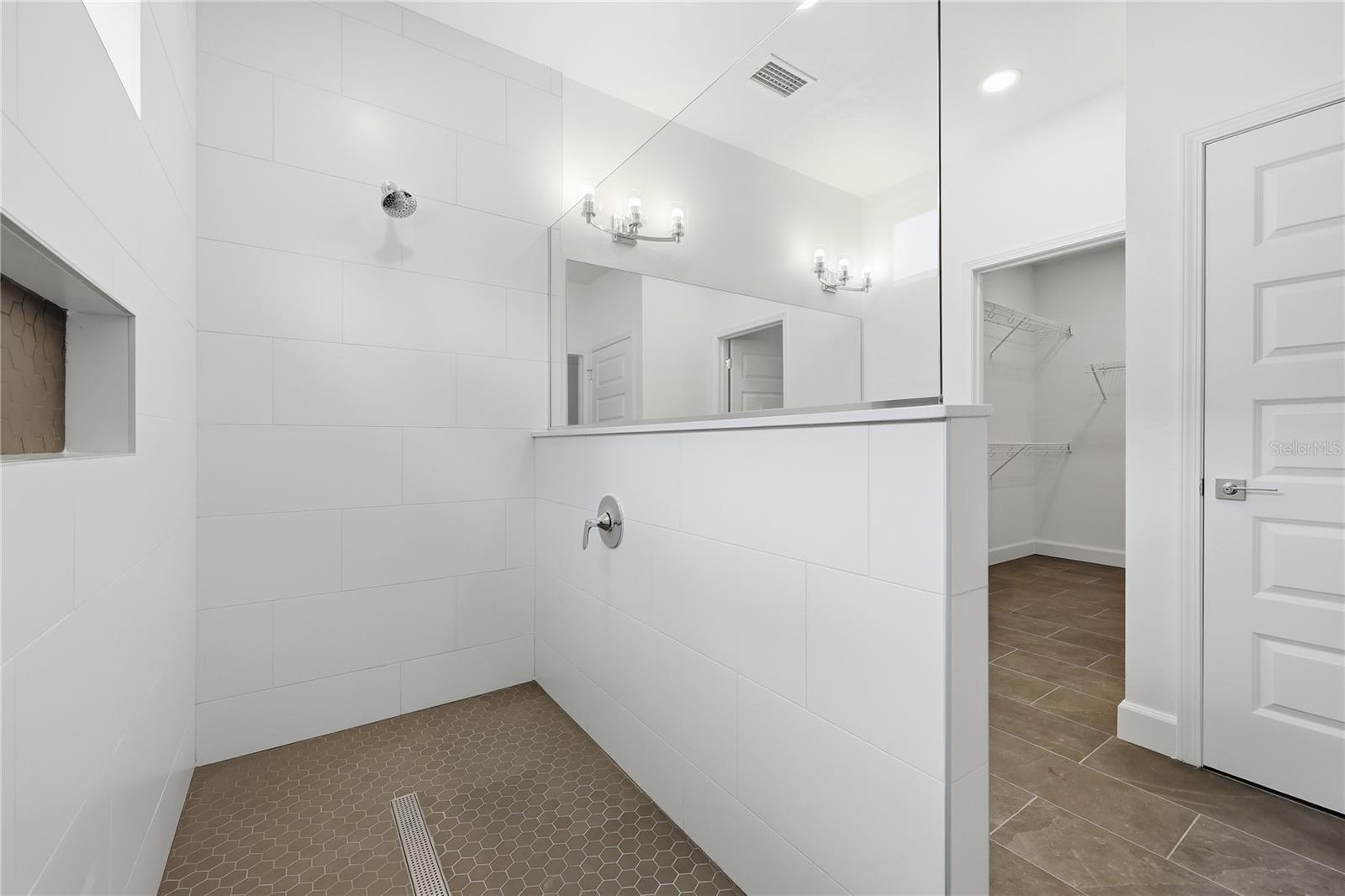 1132 Sw 67th Way Property Photo 13