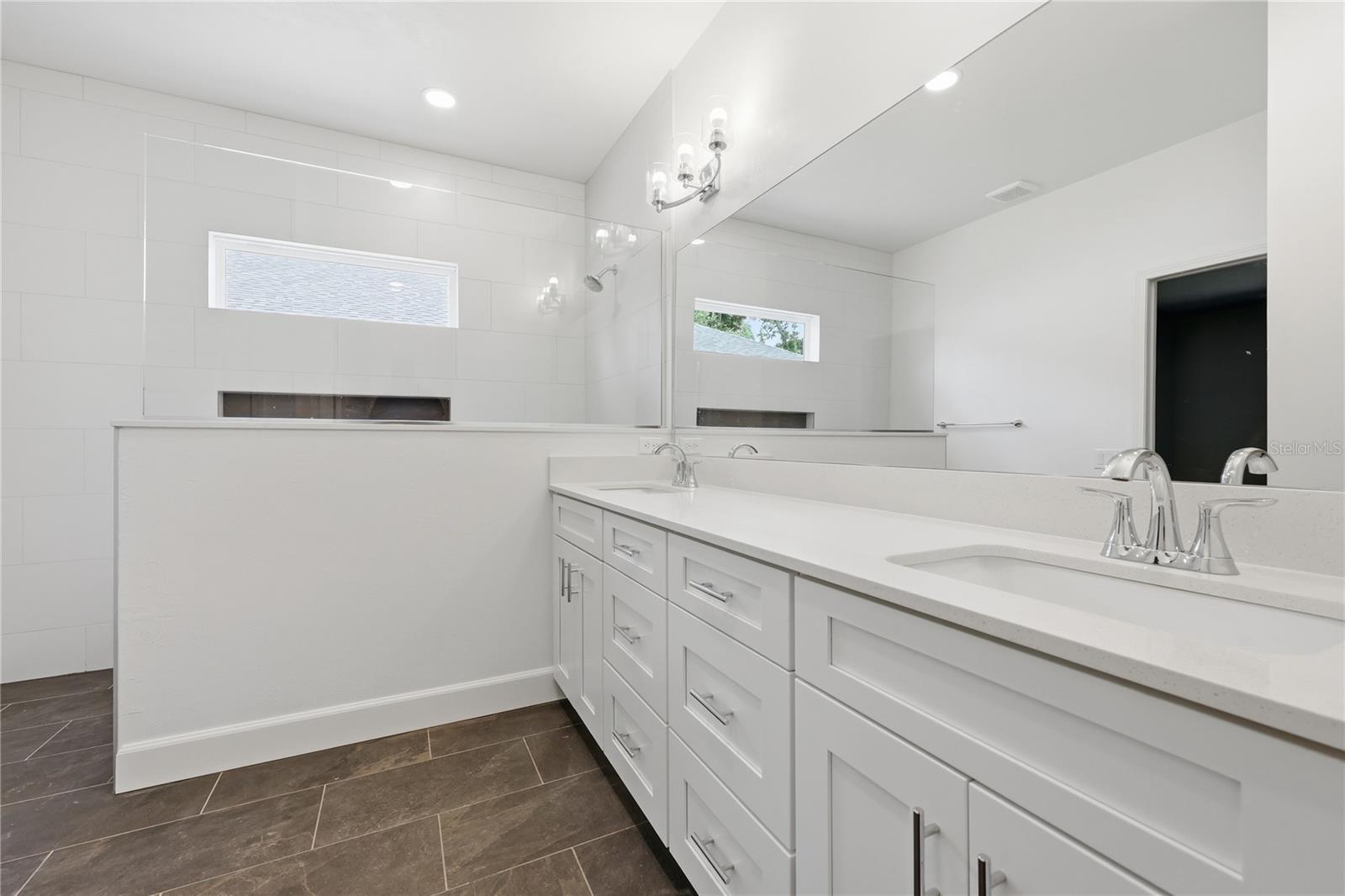1132 Sw 67th Way Property Photo 15