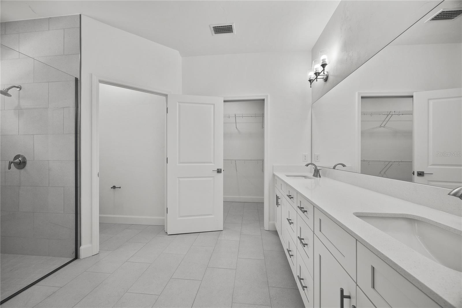 1100 Sw 67th Way Property Photo 8