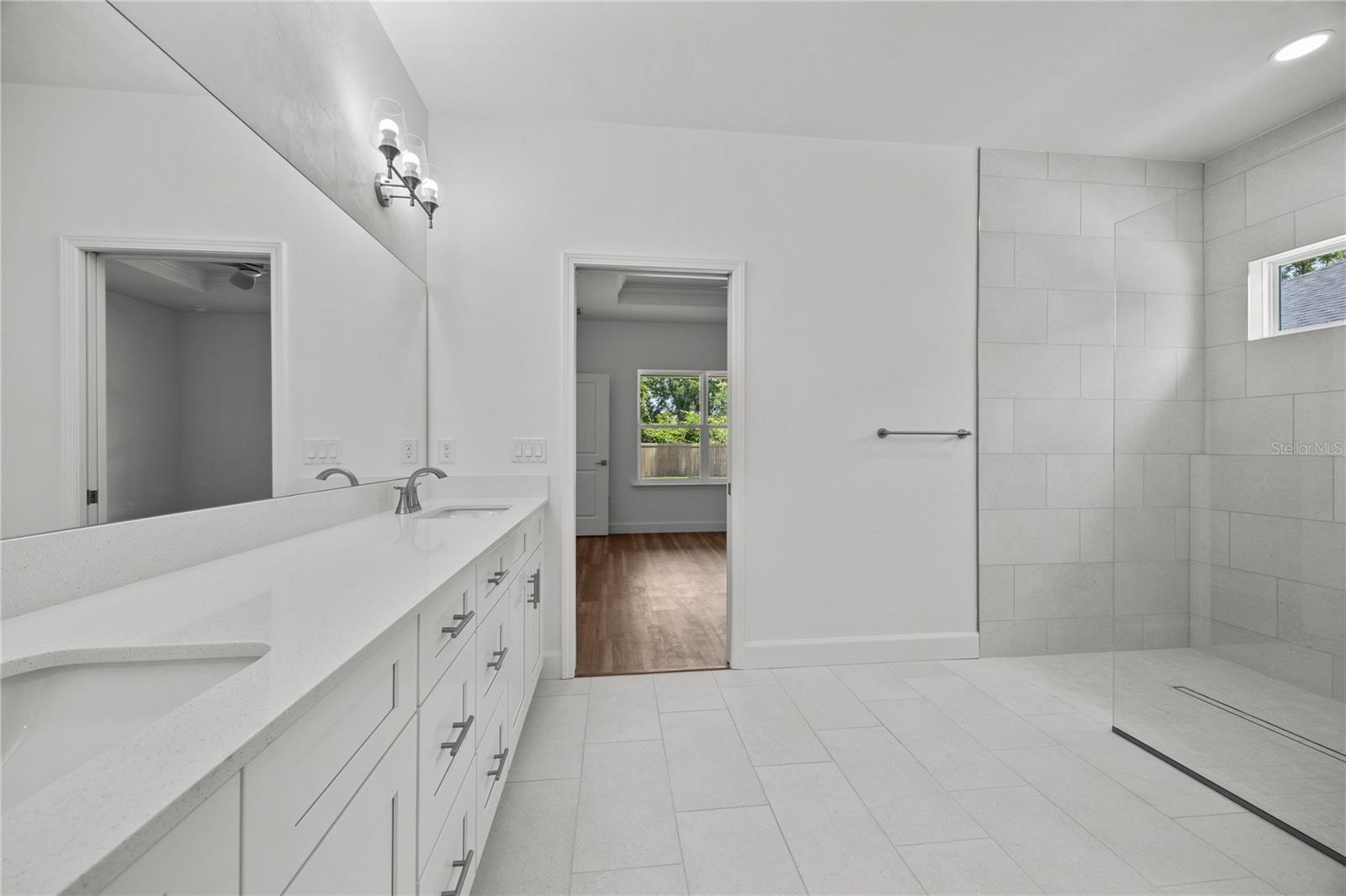 1100 Sw 67th Way Property Photo 10