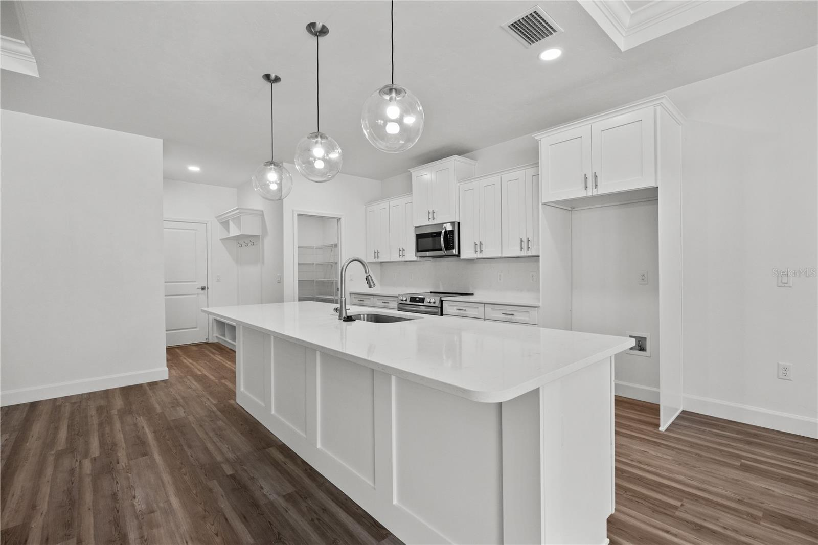 1100 Sw 67th Way Property Photo 14