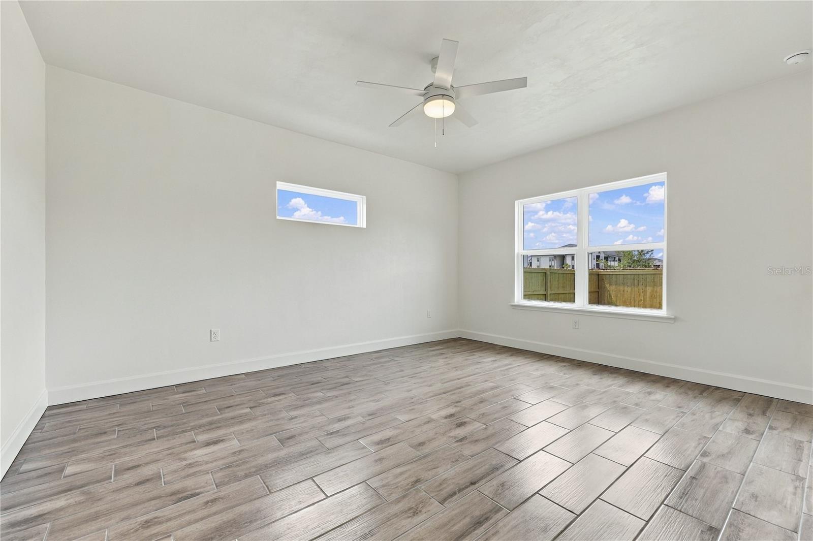 1086 Sw 67th Way Property Photo 6