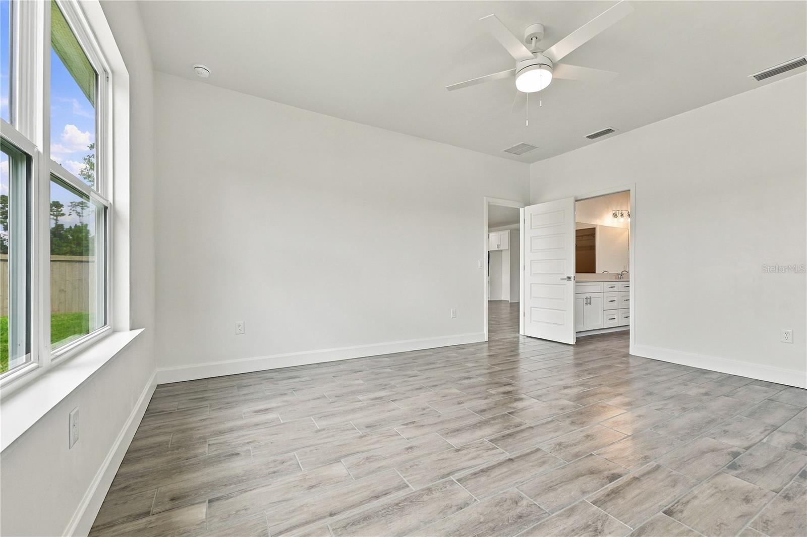 1086 Sw 67th Way Property Photo 7