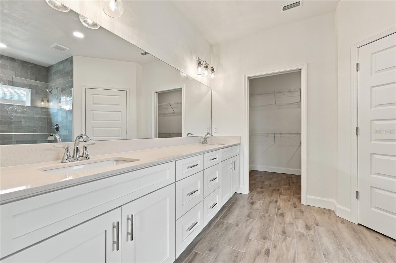 1086 Sw 67th Way Property Photo 8