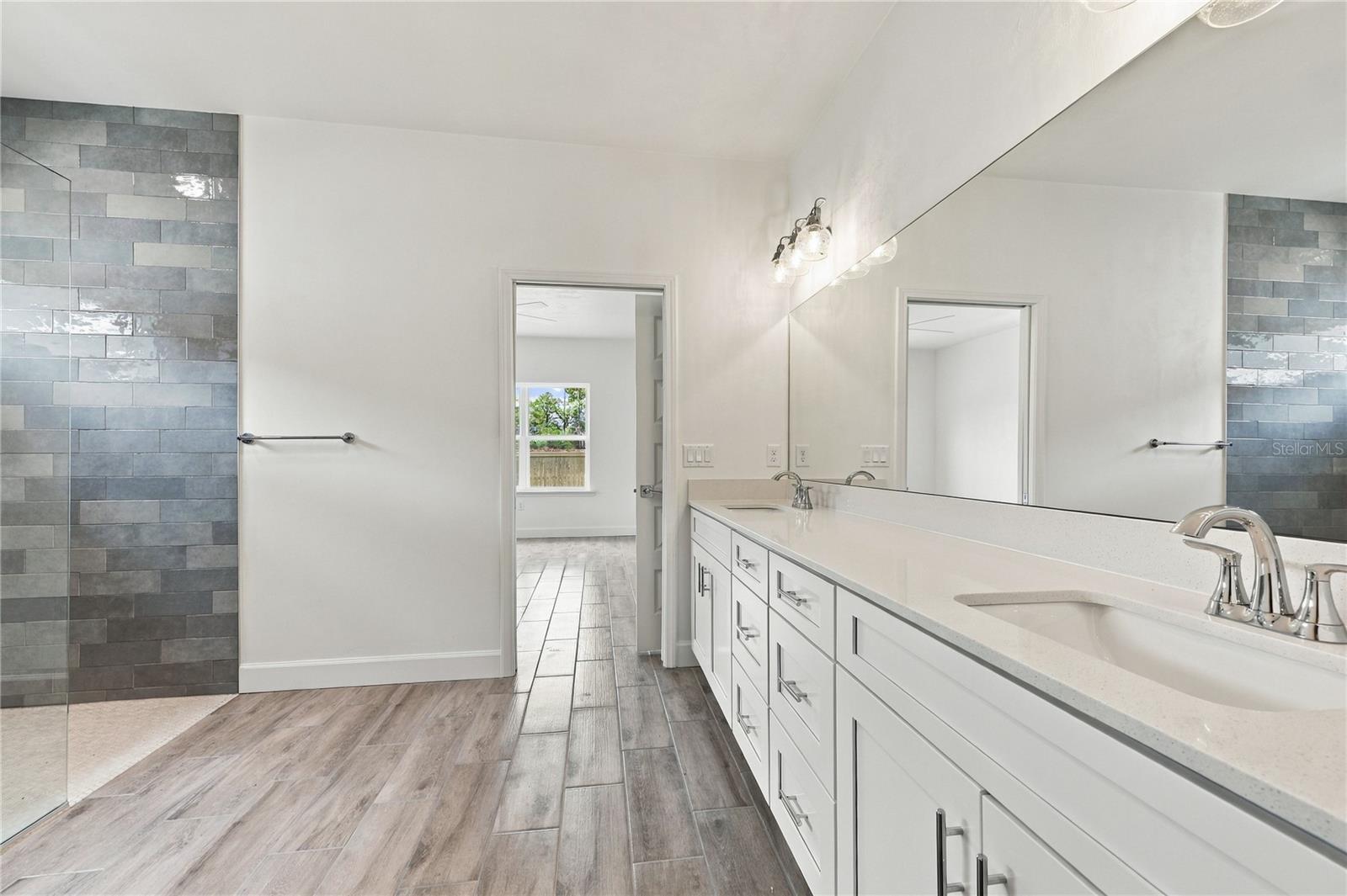 1086 Sw 67th Way Property Photo 9