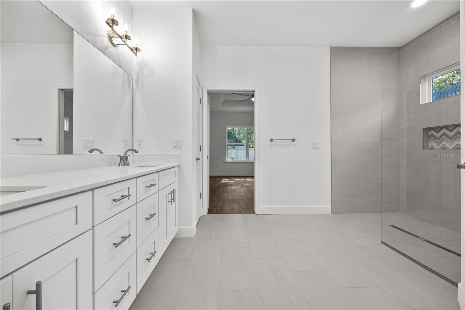 1086 Sw 67th Way Property Photo 11