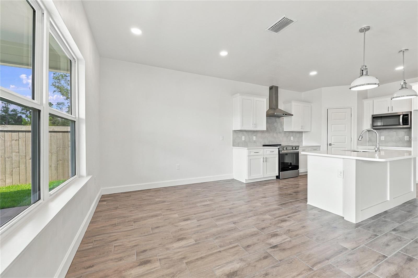 1086 Sw 67th Way Property Photo 16