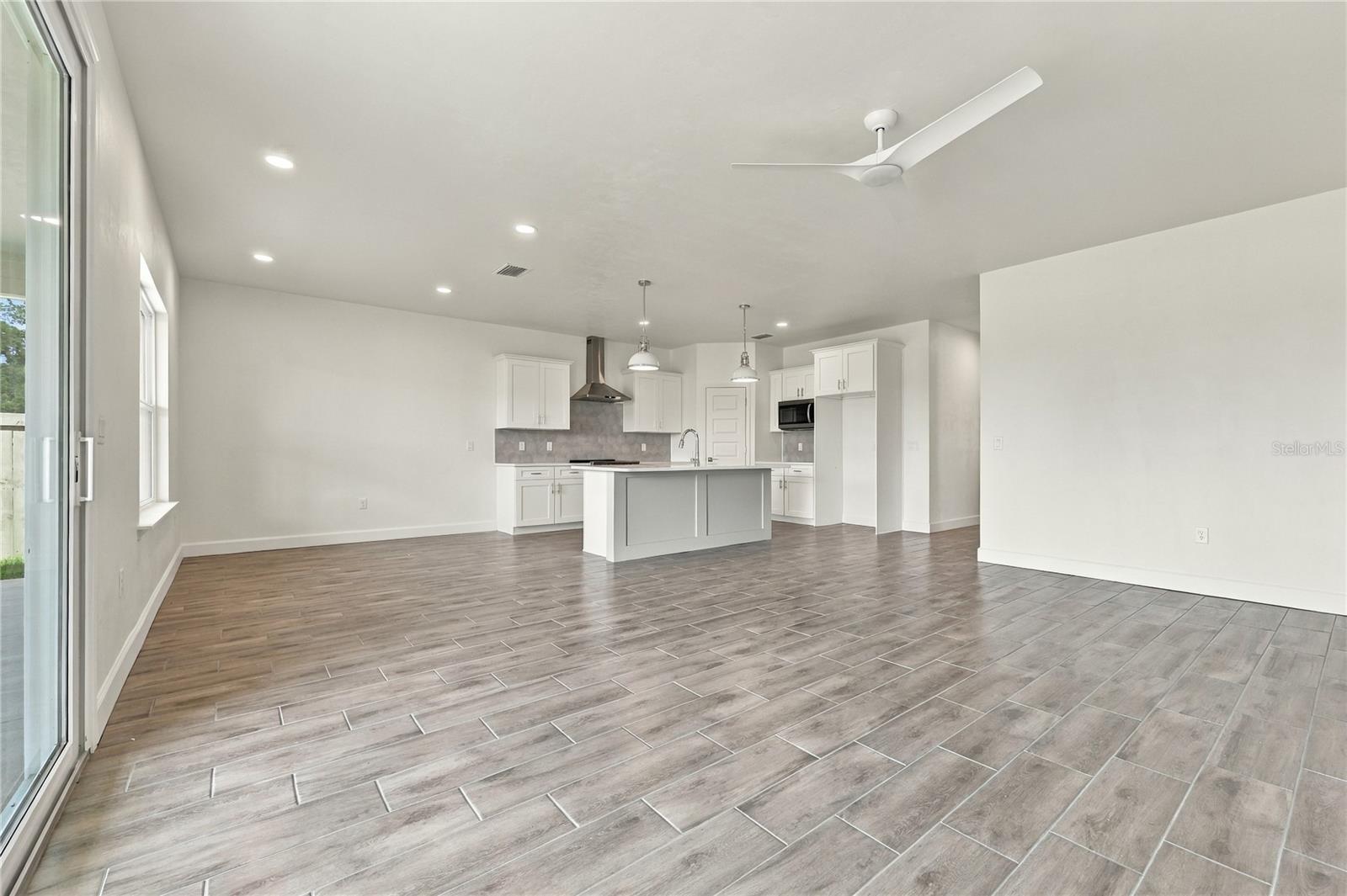 1086 Sw 67th Way Property Photo 17