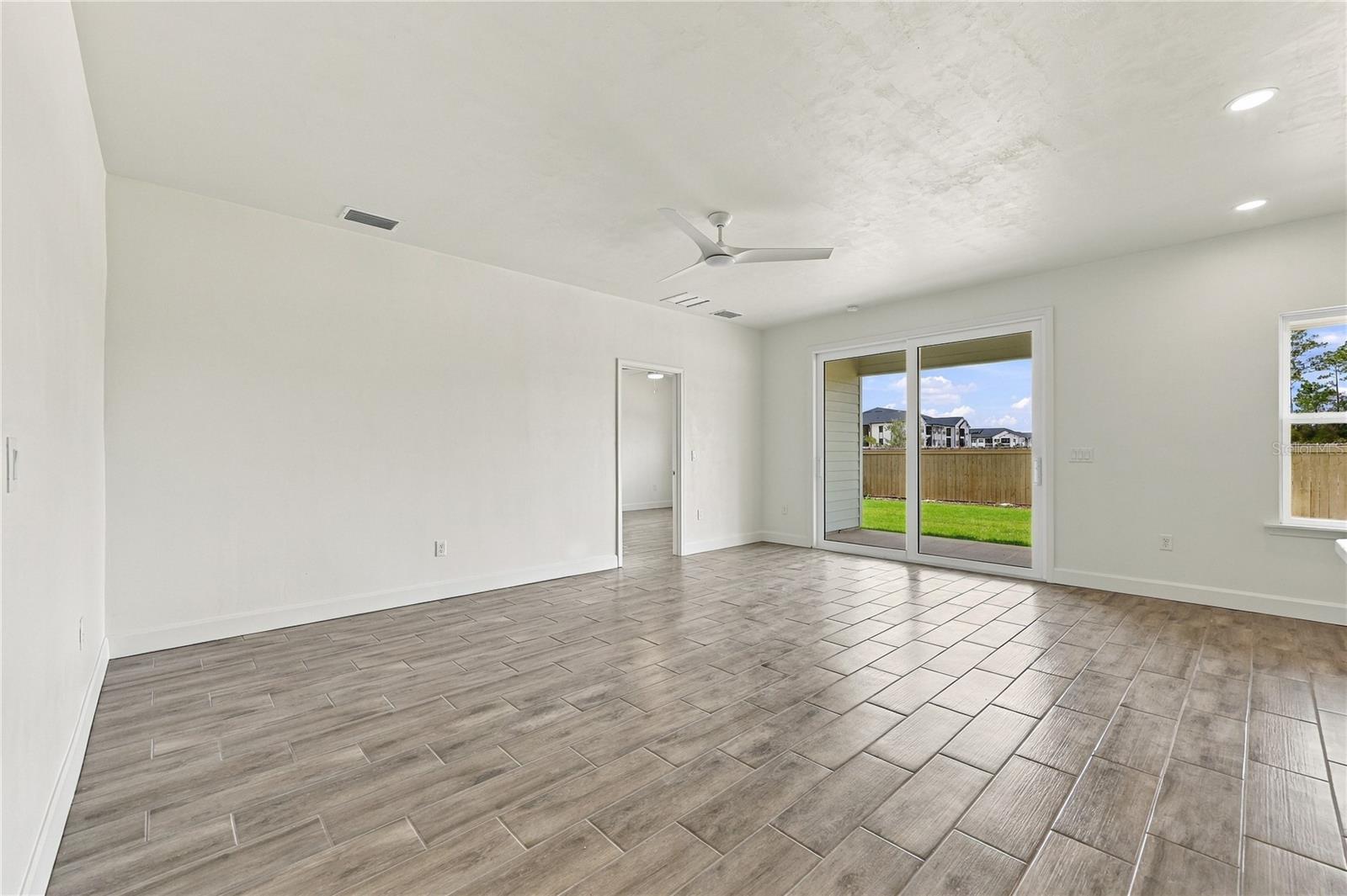 1086 Sw 67th Way Property Photo 18