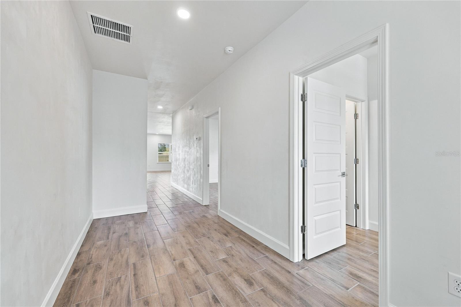 1086 Sw 67th Way Property Photo 19
