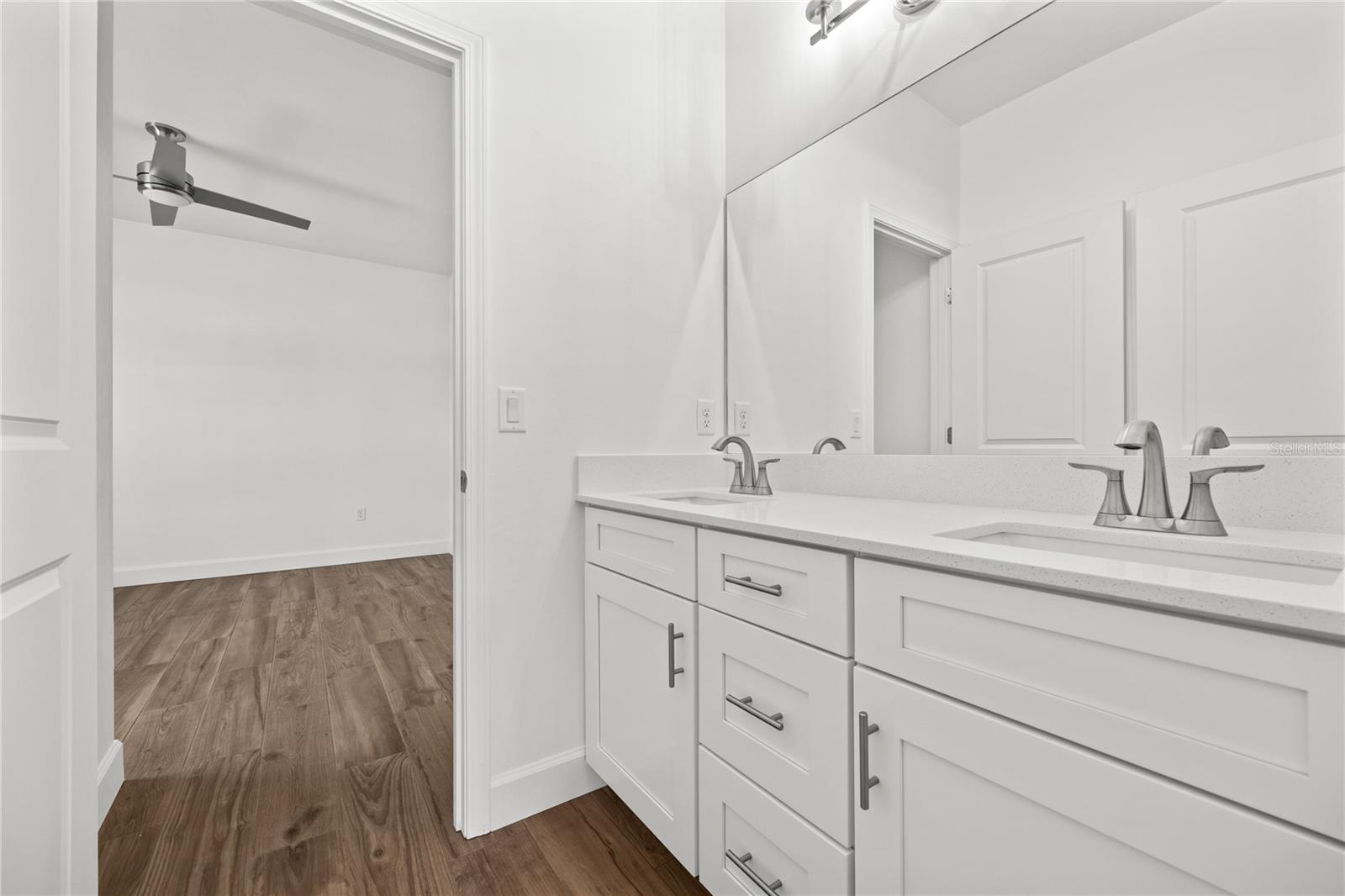 1086 Sw 67th Way Property Photo 24