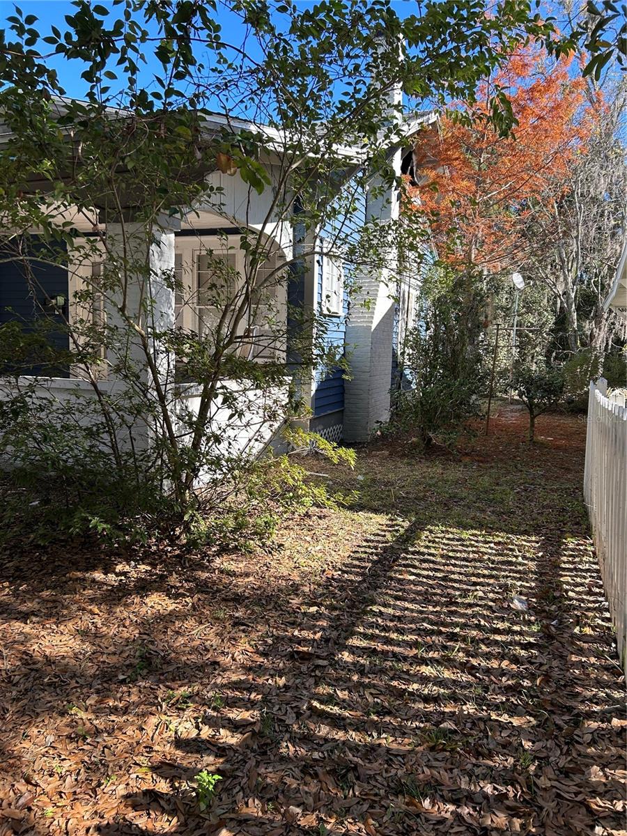 119 Nw 7th Ter Property Photo 2