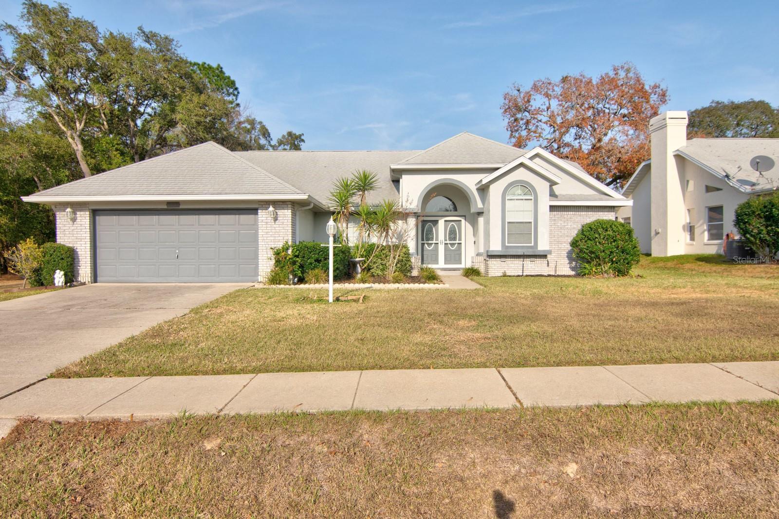119 W FOREST OAK PL