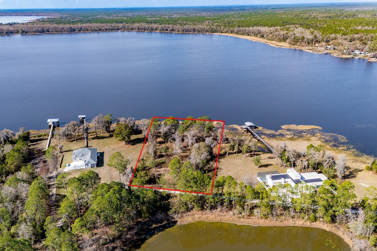 Lakeshore Dr Property Photo 3