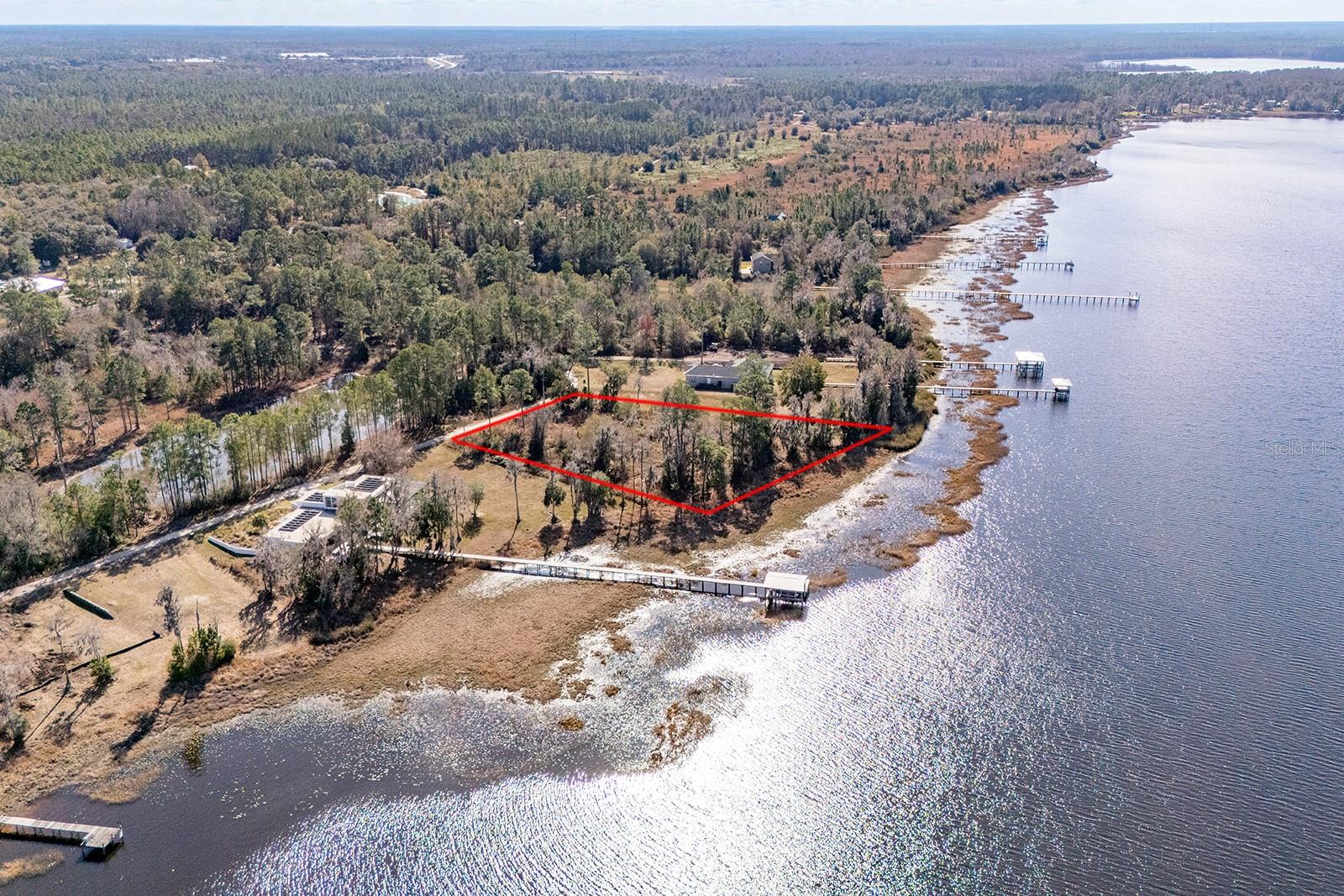 Lakeshore Dr Property Photo 17