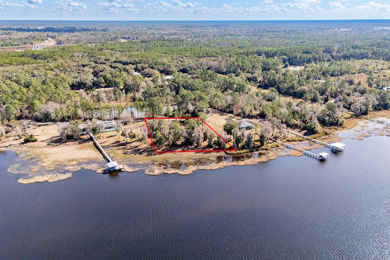 Lakeshore Dr Property Photo 23