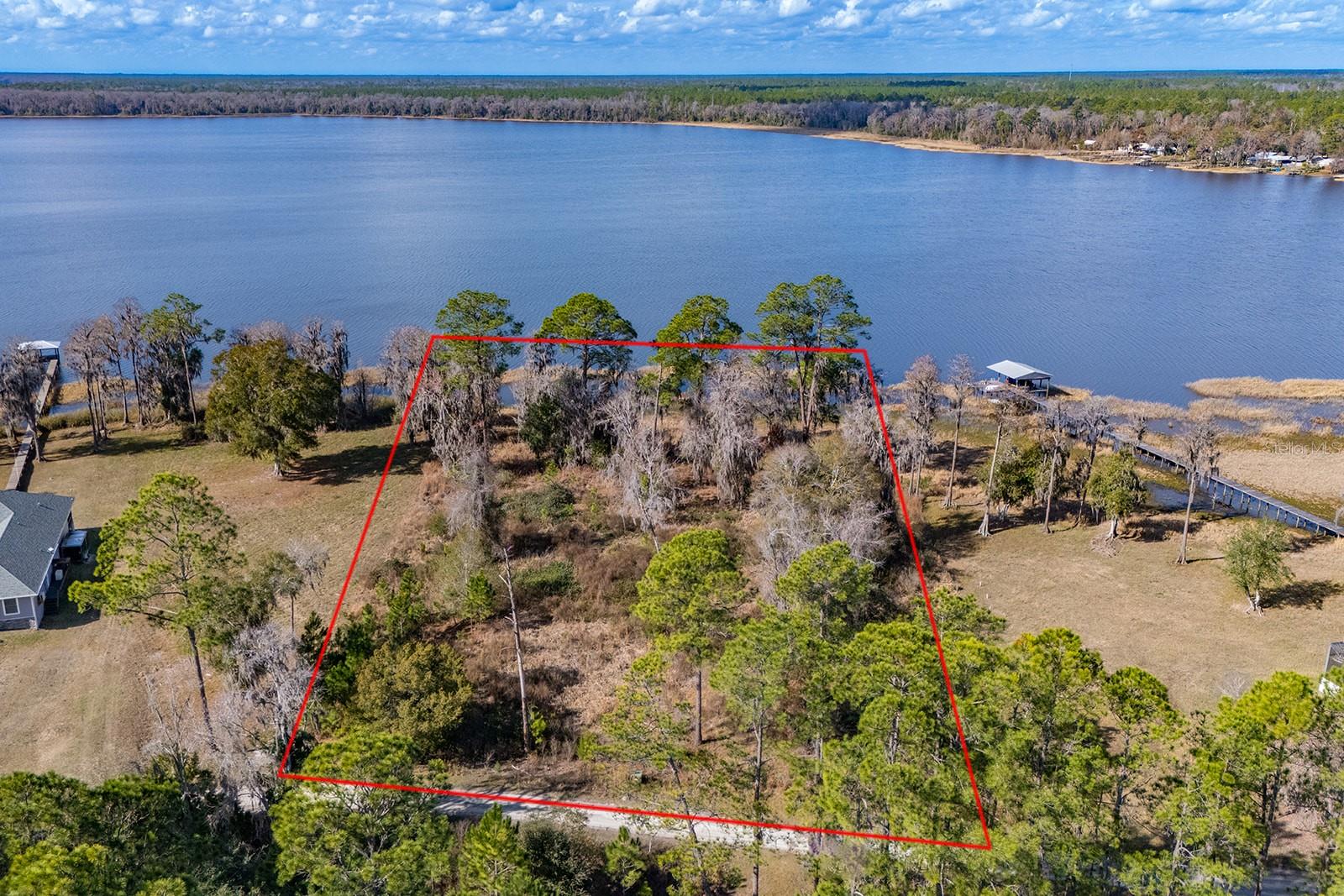 Lakeshore Dr Property Photo 42