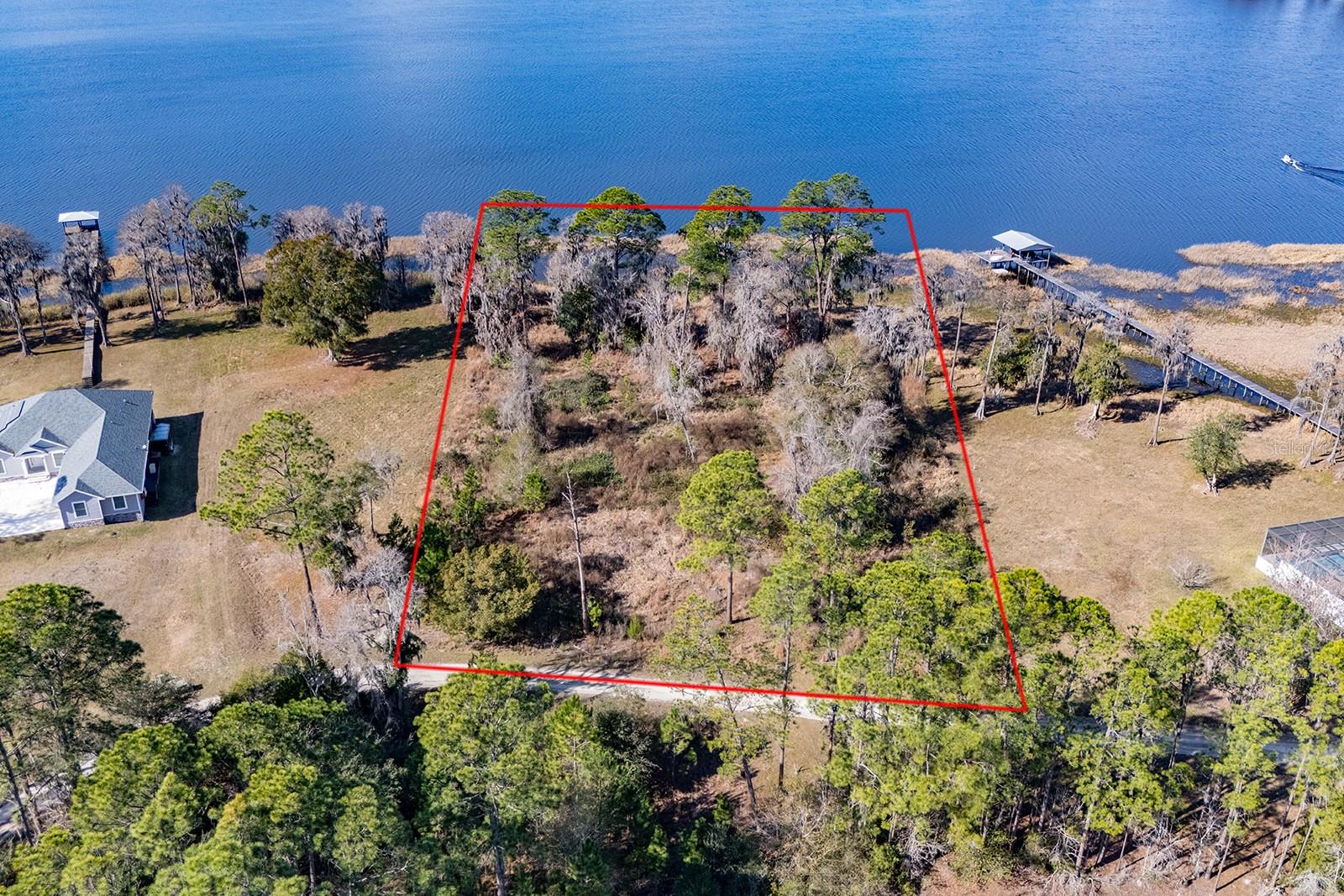 Lakeshore Dr Property Photo 44