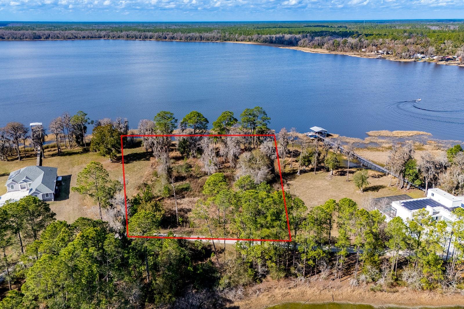 Lakeshore Dr Property Photo 48